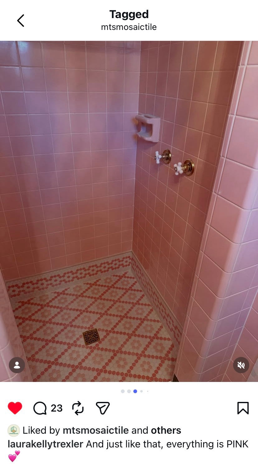 ロイスクレヨンローズ柄 ダブルコート ピンク Elegant Diamond Rosette Hexagon Tile | Pinnacle Patterns